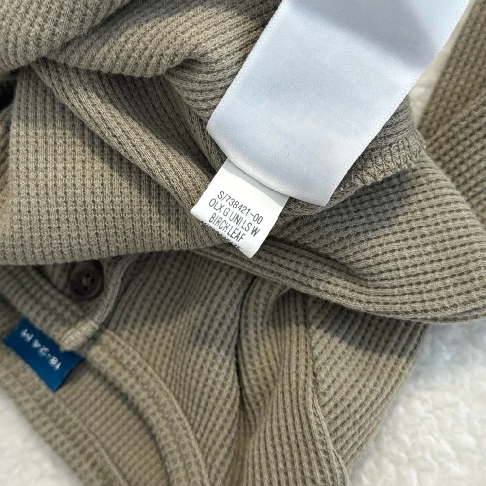 3/$15 🌸 Old Navy Unisex Long Sleeve Thermal Knit Henley Bodysuit Birch Leaf